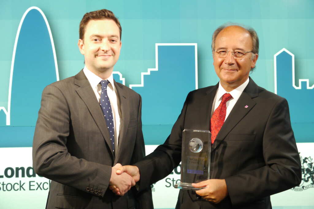 Banif Bank jirbaħ ilpremju Best Banking Group Malta 2013 Newsbook