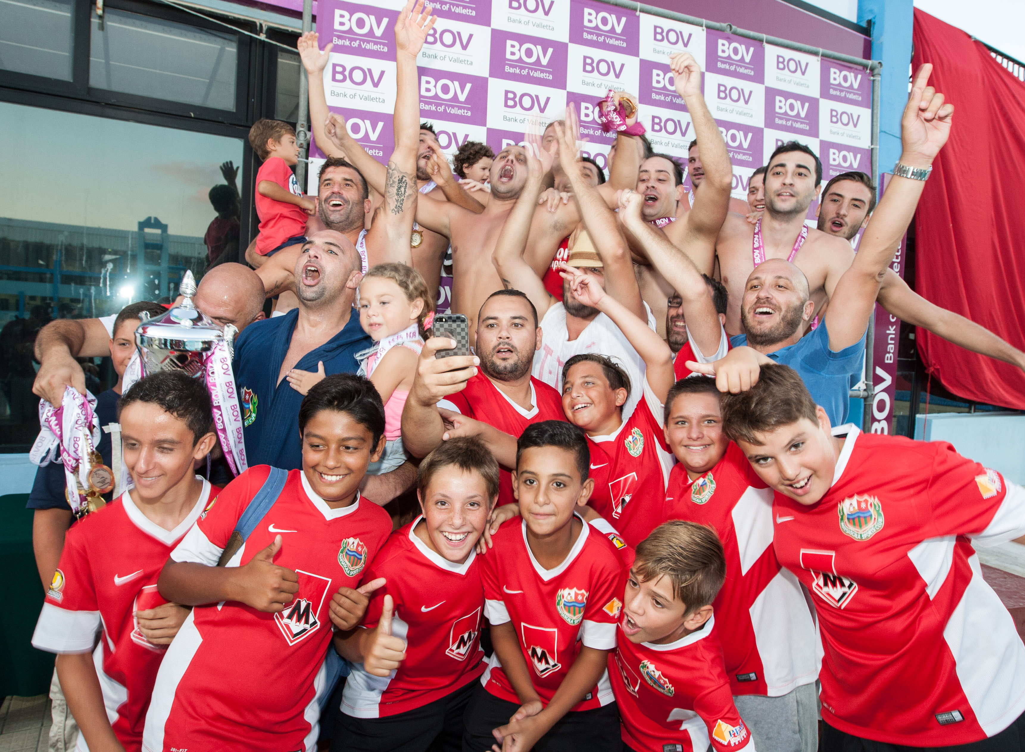 Waterpolo Marsascala u San Ġiljan jiċċelebraw blunuri Newsbook