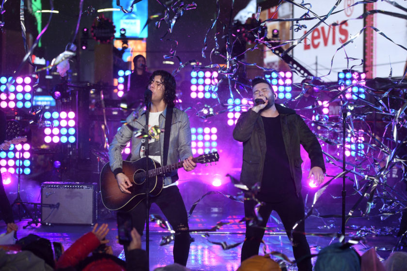 Photos Thousands brave rain in New York's Times Square to 2019