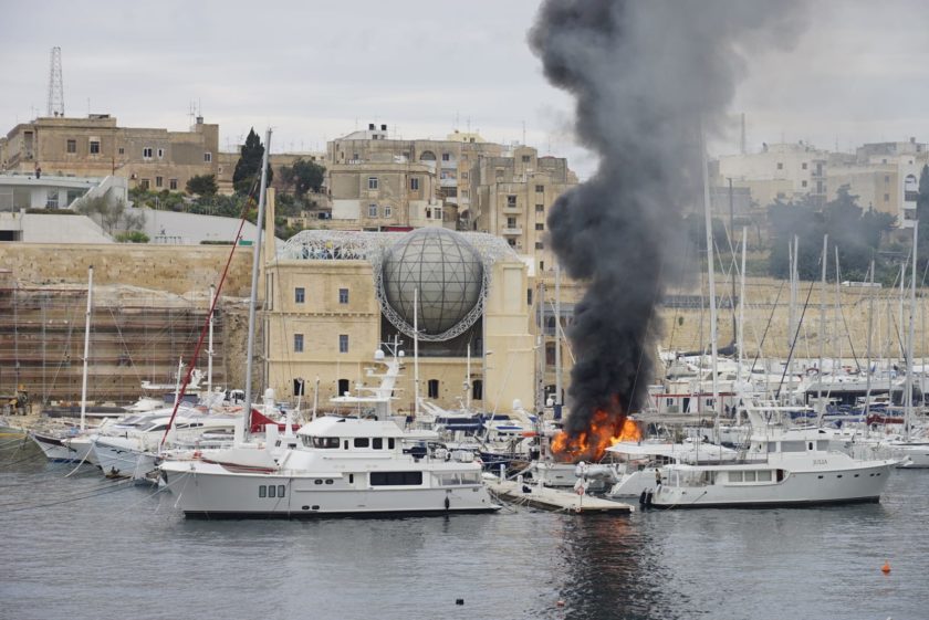 Updated Exclusive pictures show start of Kalkara yacht fire Newsbook