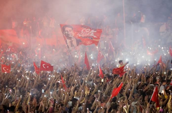 Istanbul votes in mayoral re-run