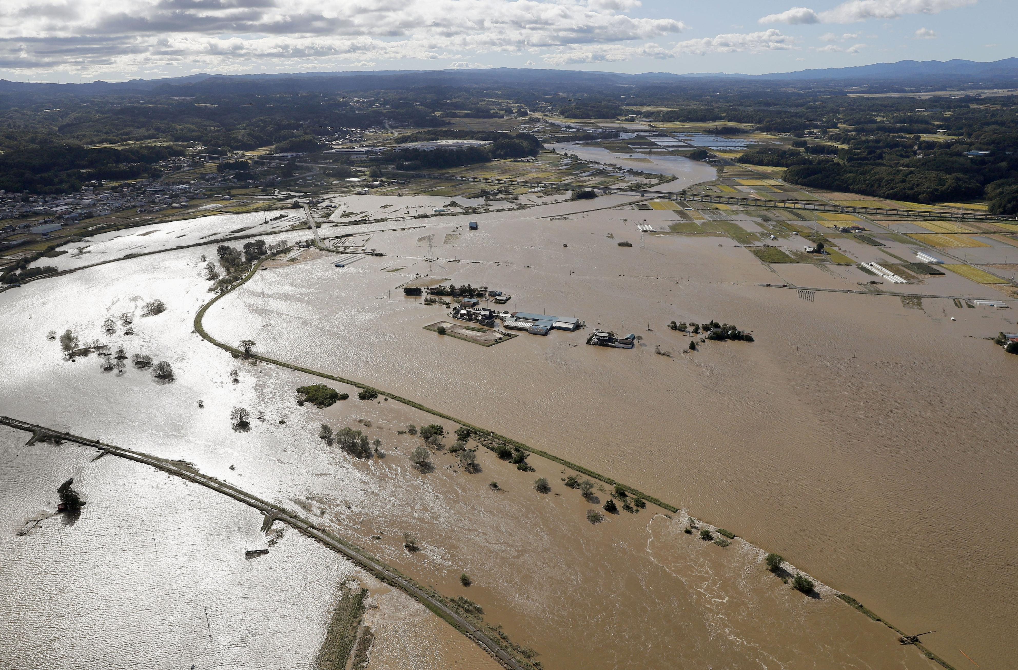 Updated Japan sends in troops after massive typhoon hammers Tokyo