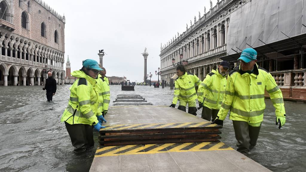 Venice braces for another devastating high tide Newsbook
