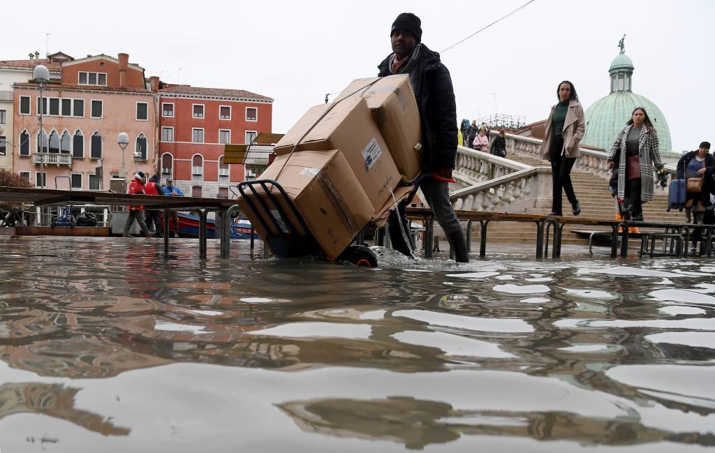 Venice hit by another exceptional high tide; worst week in 150 years