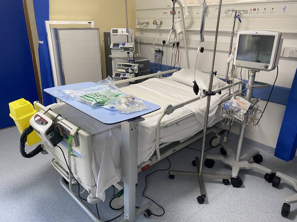 Watch 13 patients in intensive care in 3 ITU wards Newsbook