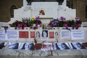 Daphne-memorial-vandalism