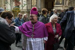 Archbishop-Charles-J-Scicluna-greeted-by-people-at-St-Paul-feast