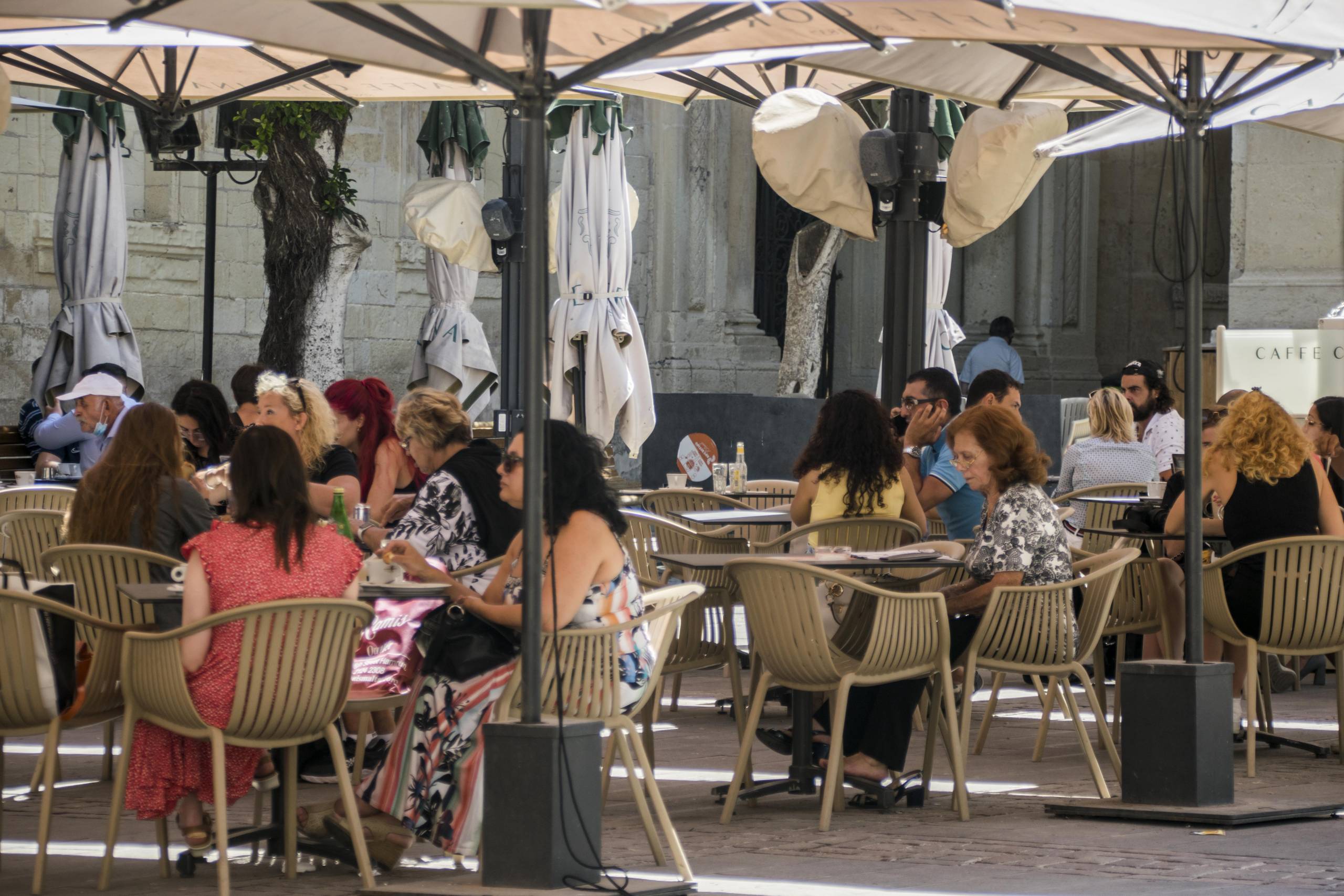 Bars and restaurants can close at 2am Newsbook