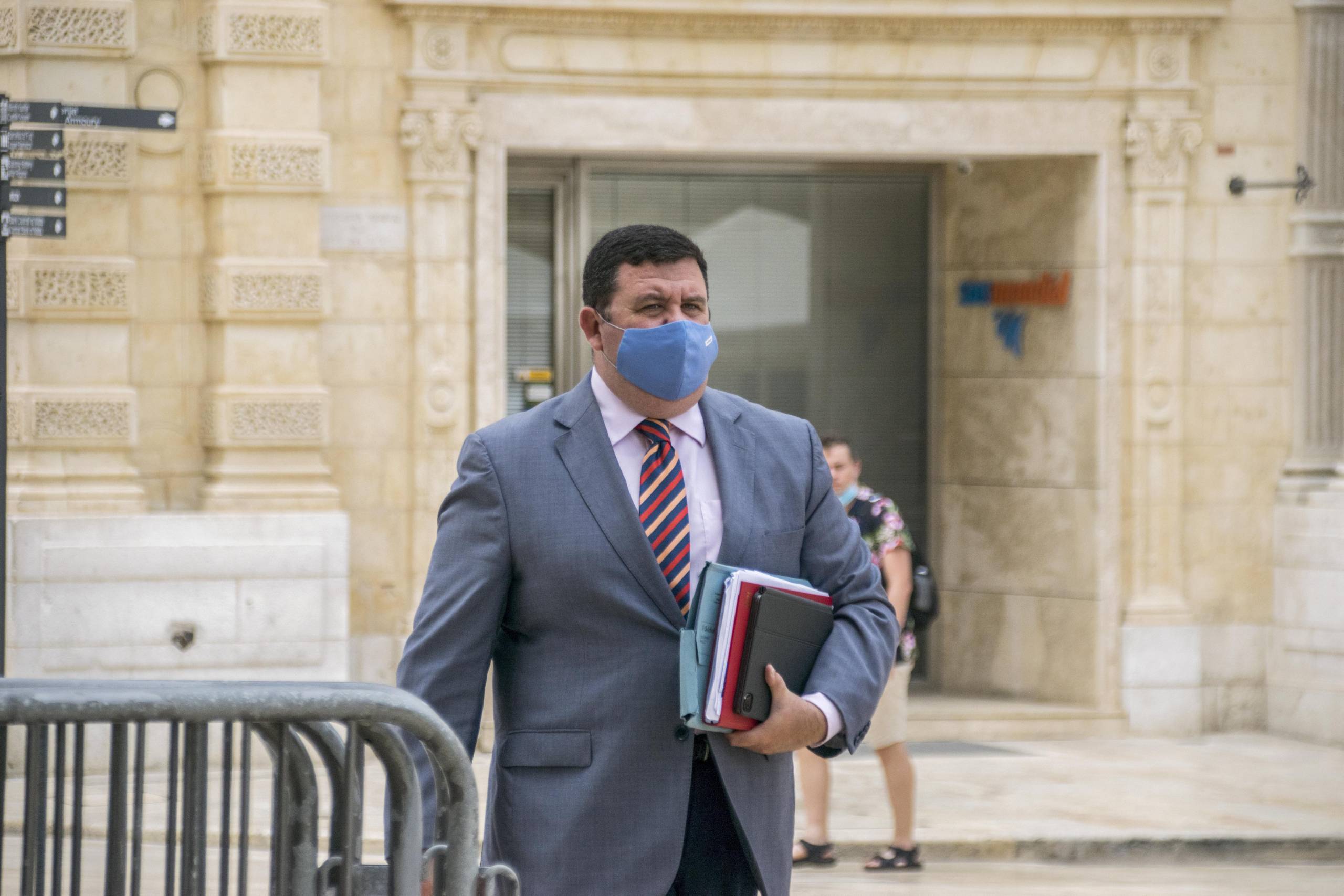 Bedingfield suggests police targeting Muscat at behest of government