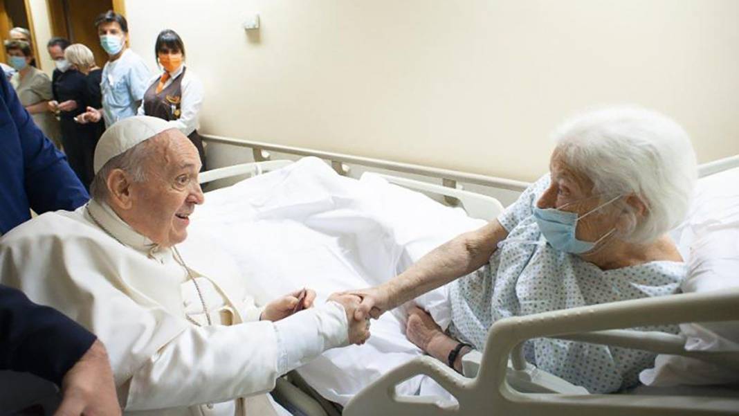 Pope Francis to stay a few more days in hospital Newsbook