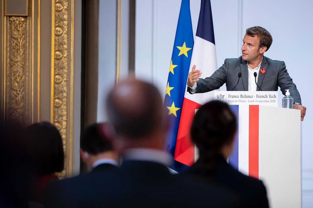 France changes flag colour, but no one notices Newsbook