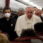 Sending migrants back to Libya is ‘criminal’ – Pope Francis Pope Francis Papa Franġisku abbord titjira Malta - Ruma