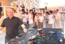 Qassis DJ Padre Guilherme se jdoqq fl-Għaxaq Music Festival