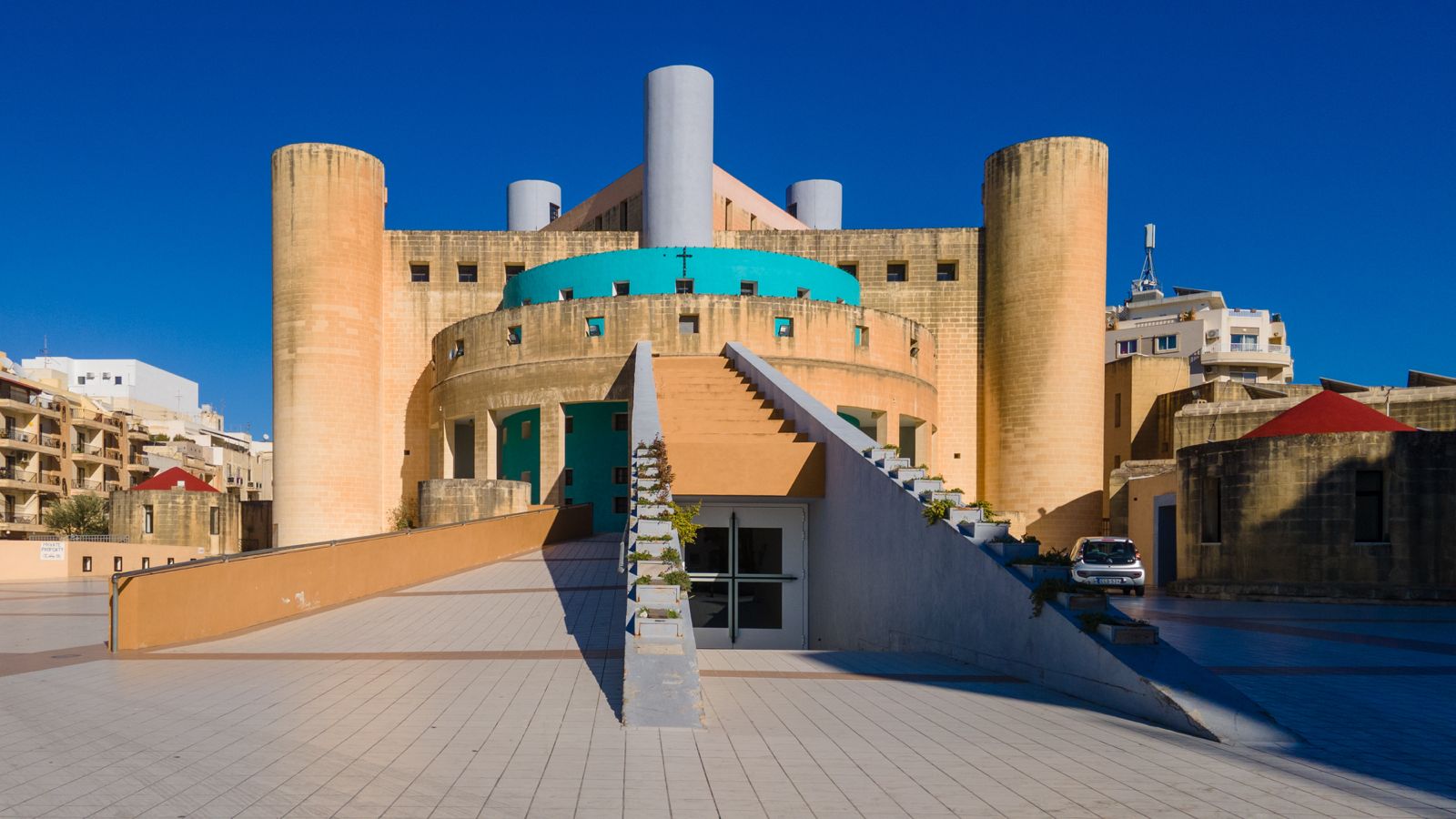 L Ar isqof Ji elebra L quddiesa Tal add Mill Qawra l-ar-isqof-ji-elebra-l-quddiesa-tal-add-mill-qawra