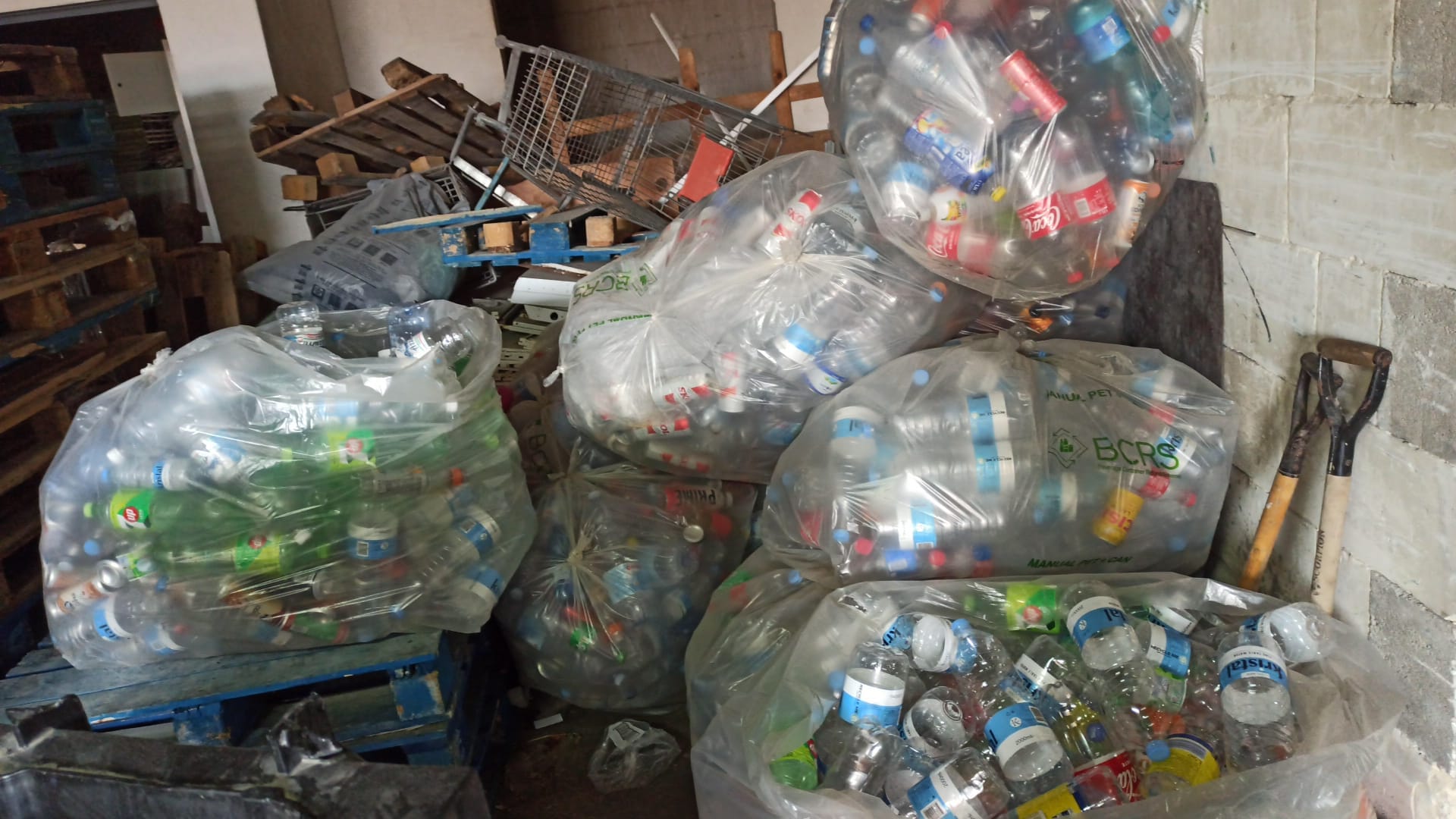 “A farce”; supermarket stops accepting bottles for BCRS scheme