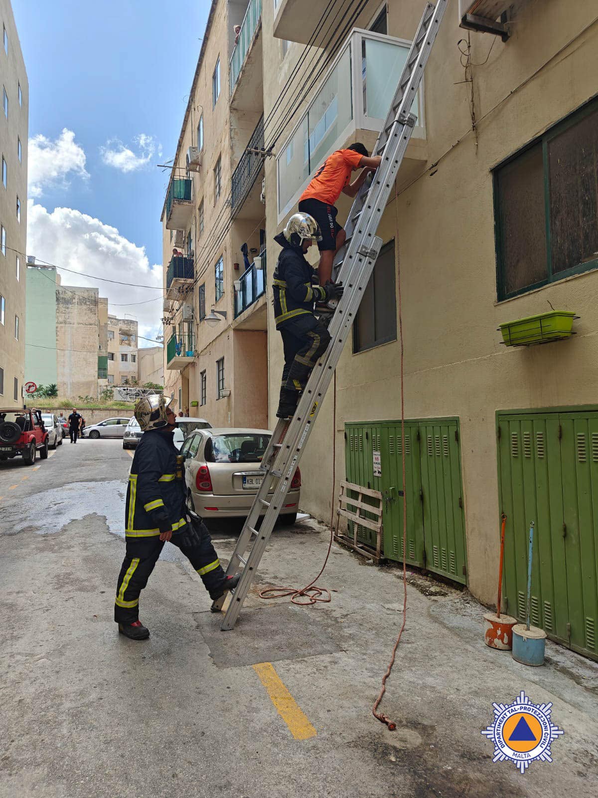 Firefighters rescue 14 residents, two dogs after a blaze in apartment ...