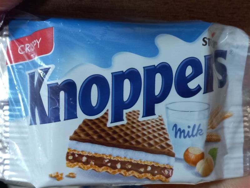 Insett Jaf issib insett f'dawn il-wafers