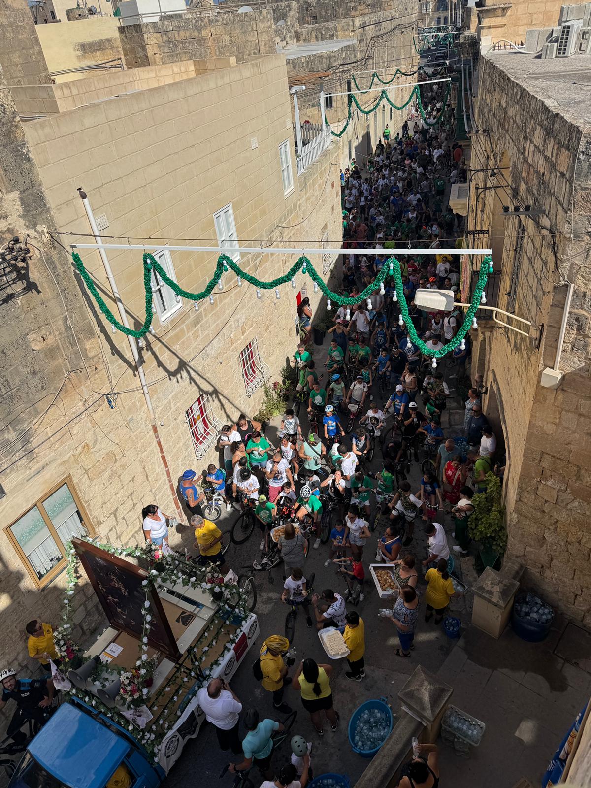 Ara: It-tfal jattendu bi ħġarhom għall-pellegrinaġġ tar-roti f’Ħaż-Żabbar