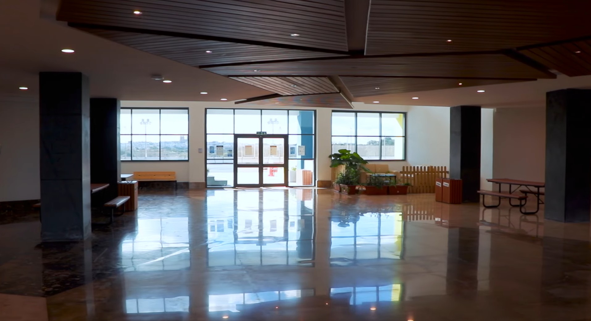 Iffullar fil-foyer ta’ skola: Il-Gvern jgħid li qed jintlaħqu r-rekwiżiti tal-kurrikulu tal-PE