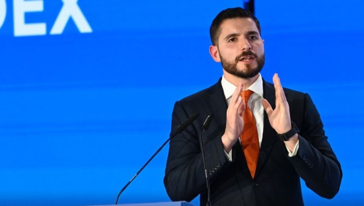 Alex Borg dismisses government's light rail plan as 