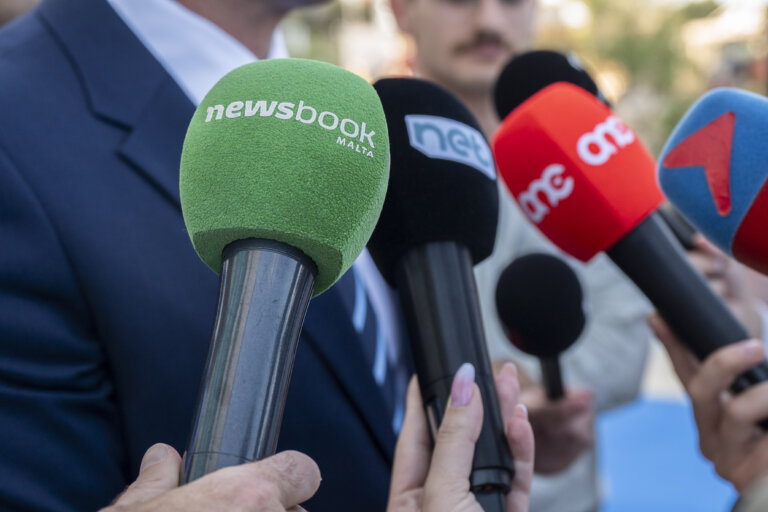 Dwar Il-PN jakkuża lil Bedingfield li attakka lill-ġurnalisti flok wieġeb ...
