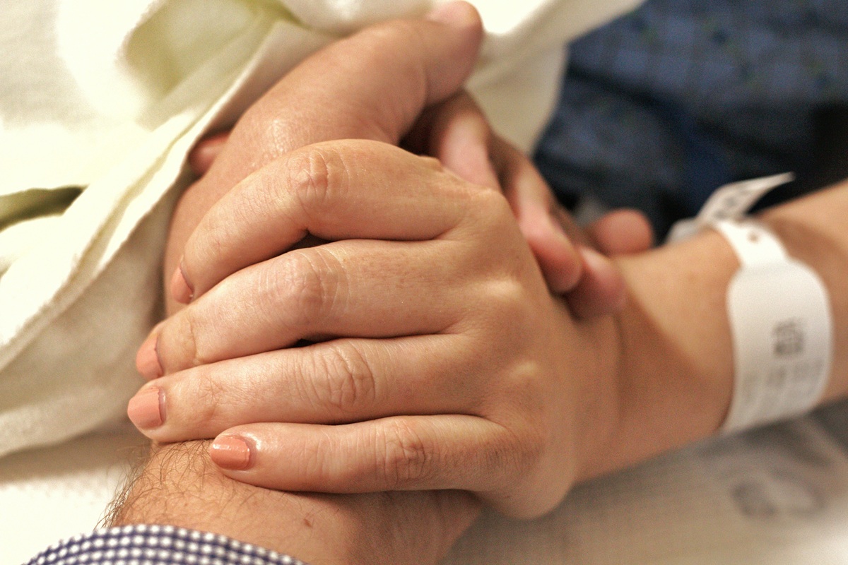 Palliative care doctors say high-quality care should precede euthanasia referendum